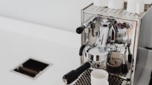 How to Quickly and Safely Clean Your Coffeemaker